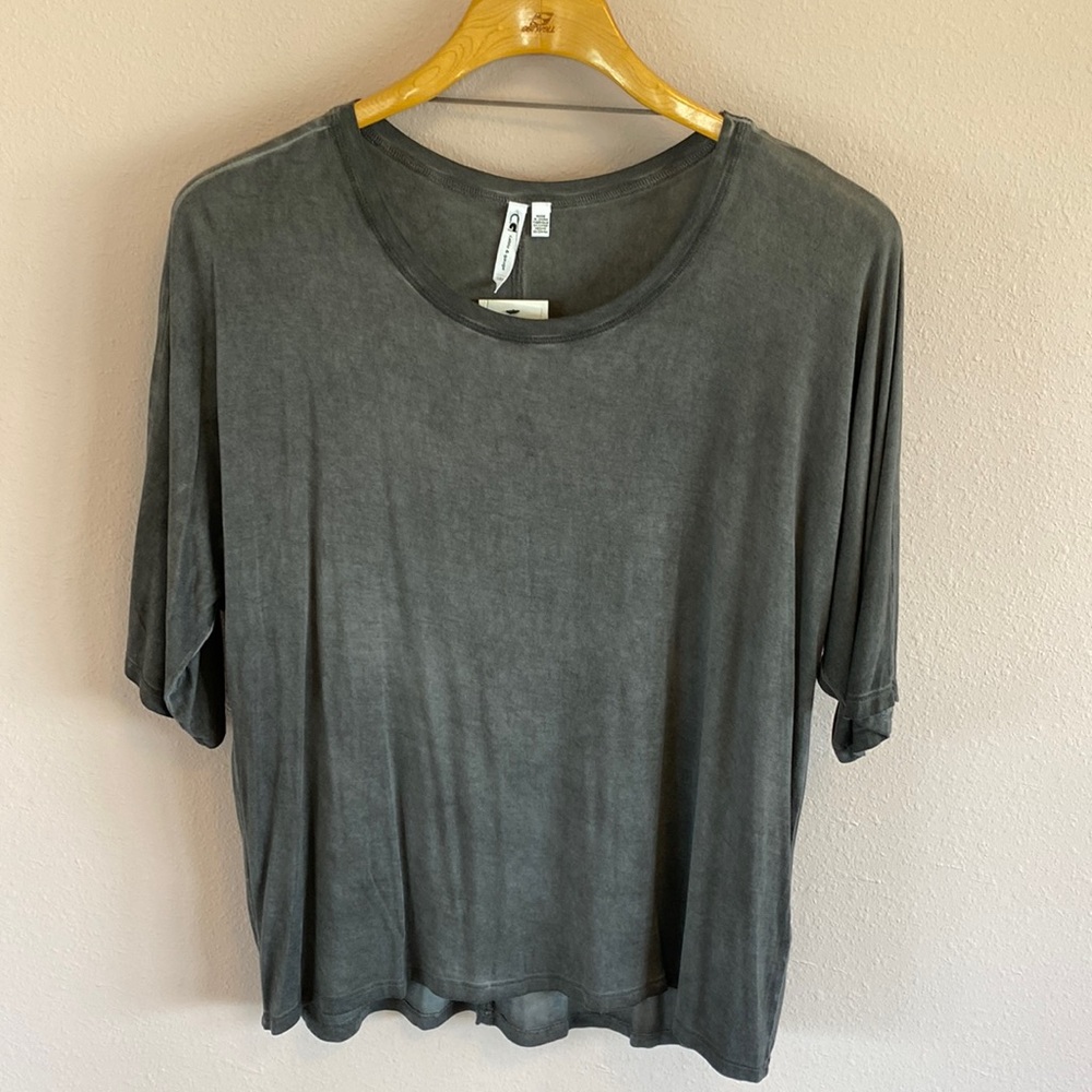 Cable & Gauge gray distressed doleman sleeve top NWT